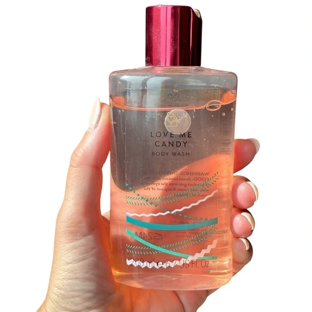 Boots Love Me Candy Body Wash 6.7 oz